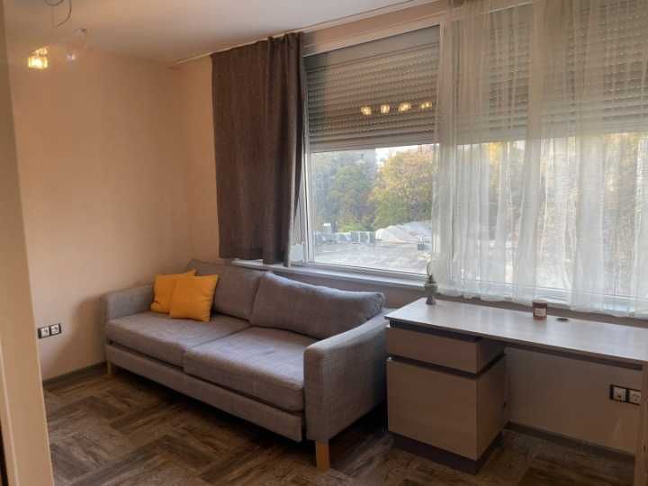 Дава се под наем Двустаен апартамент в София, Център - 48 кв.м за 648.21 € - Снимка #2