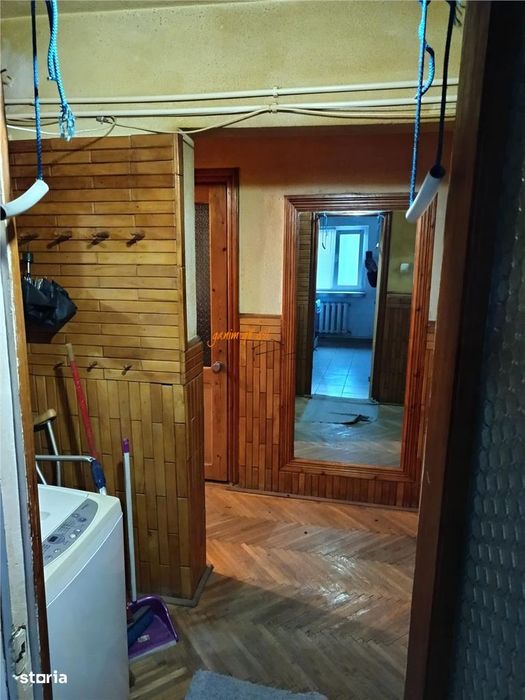Apartament 2 camere , zona b- dul Independentei , et 1 din 4 , decoman