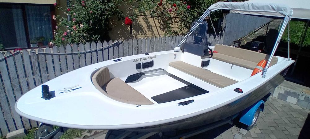 Barca , motor , peridoc inmatriculate