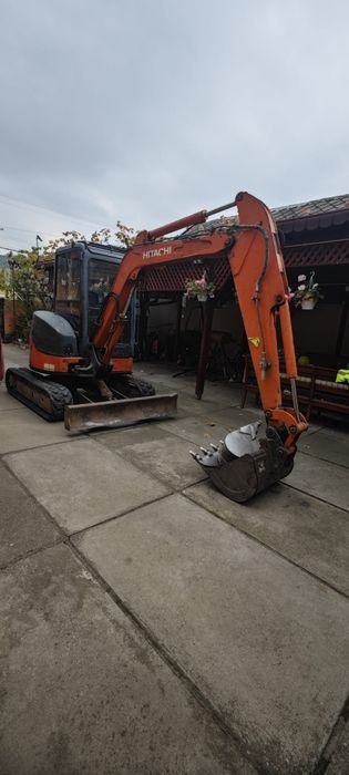 Închiriez/execut lucrări