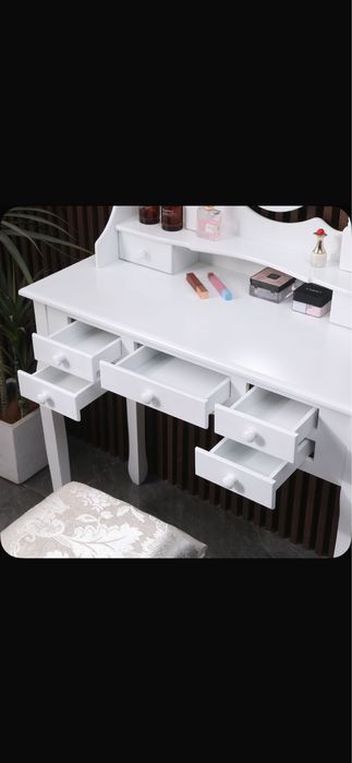 Туалетный столик