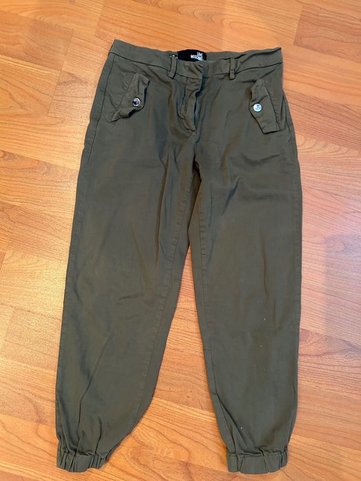 Pantaloni Moschino 50 lei