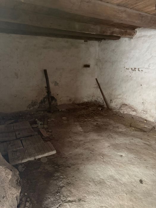 Двуетажна къща с голям двор и красива гледка