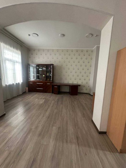 ул.Глинка Продается 1 линия НЕЖИЛОЕ / Офис Мирабадский район/ ЦЕНТР