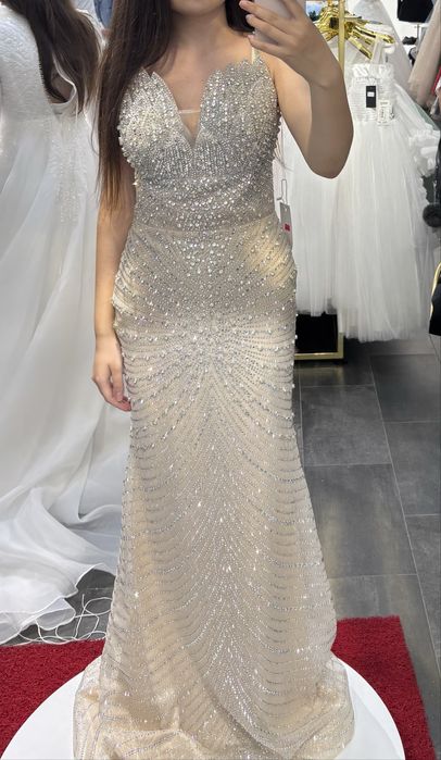 Официална рокля тип рокля по тялото