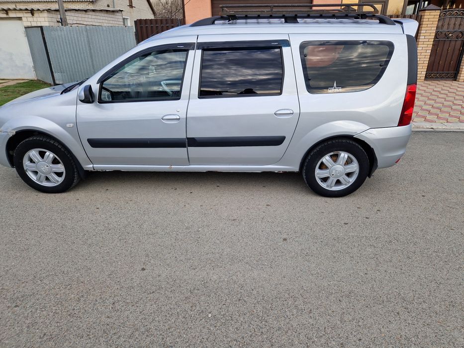 Продам Ларгус 2013 года