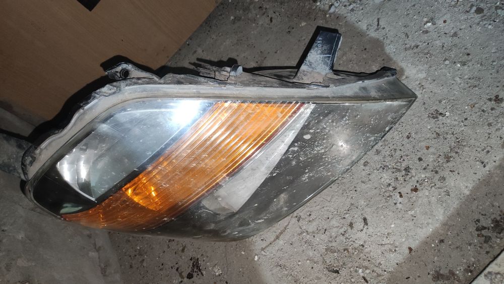 Фара Honda stream