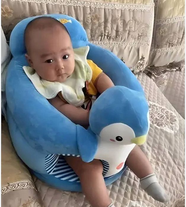 Мягкое кресло для малыша с ограничителями — с 6 месяцев