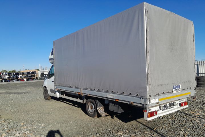 Dezmembrez Renault Master 3