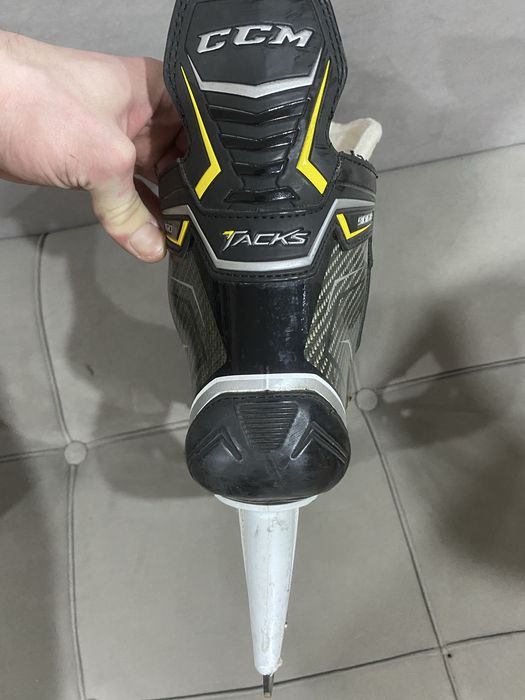 Коньки CCM TACKS 9060