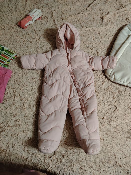 Продам комбенизон для девочки.