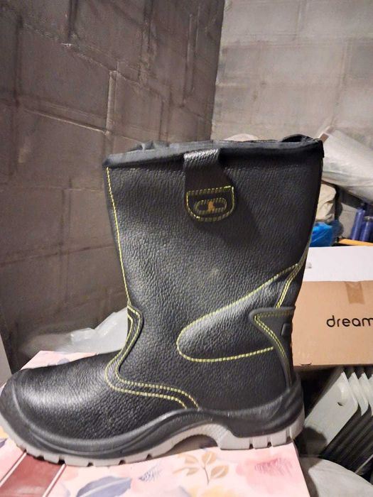 Продам спецобувь