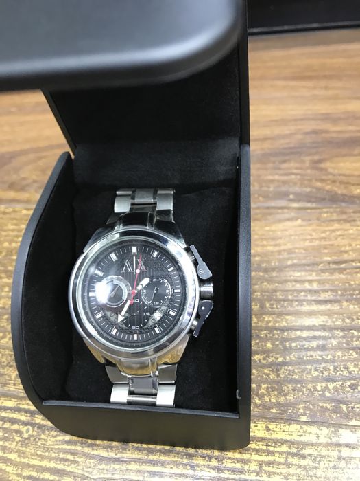 Armani exchange soati sotiladi
