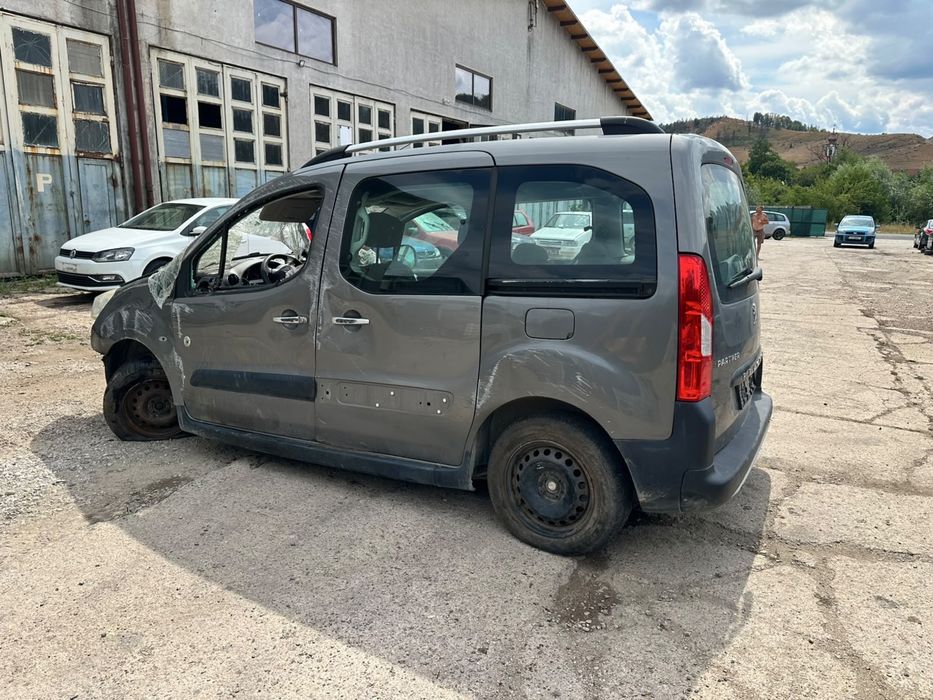 Dezmembrez Peugeot Partner , an 2012 , 1.6 HDI , 90 cp