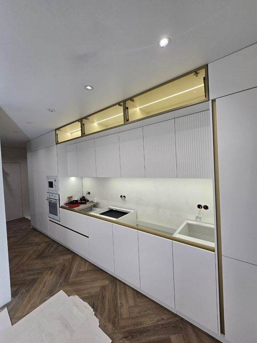 Изготавливаем кухонный и шкаф на перечислен тоже работаю