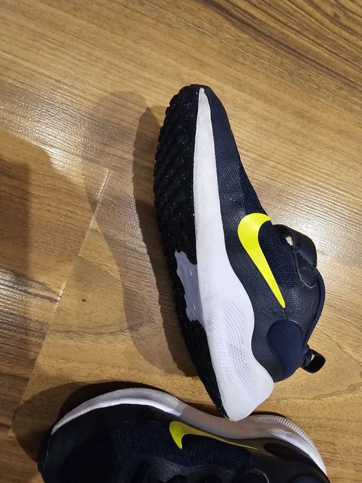 Детски маратонки Nike Revolution 7