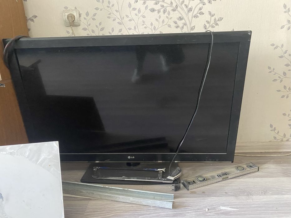 телевизор LG рабочий без косяков б/у