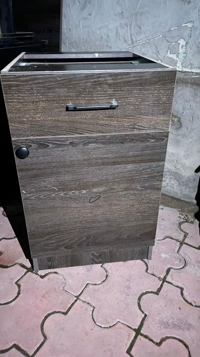 Кресло и журнальный столик