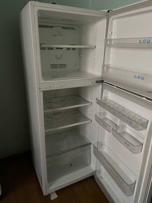 холодильник Sansung Cooltech