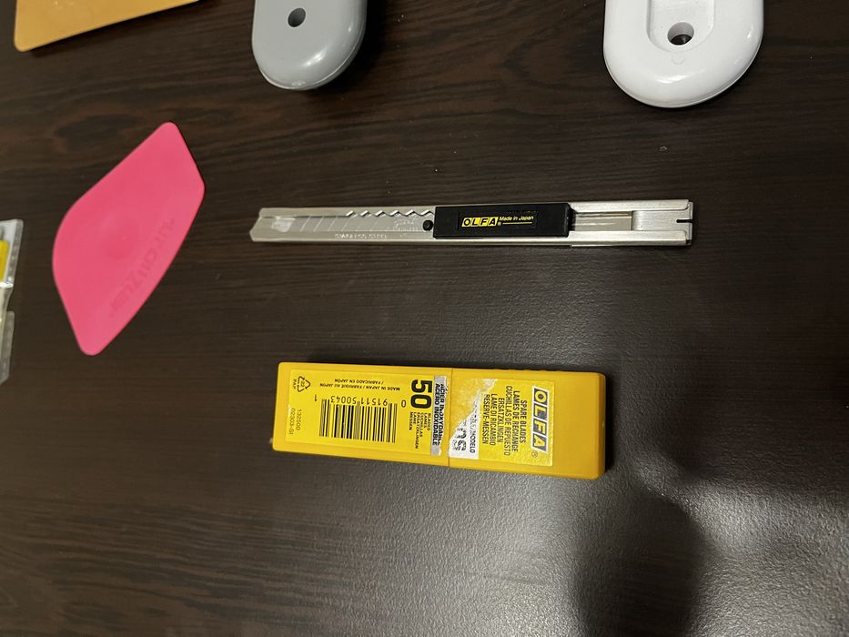 Професионални инструменти за фолиране(затъмняване) на автостъкла