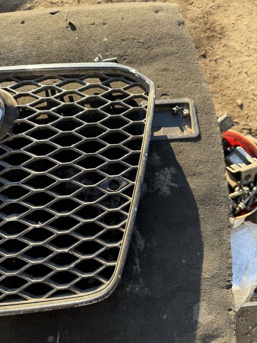 Декоративна радиаторна решетка за Audi A5 facelift пчелна пита ном16