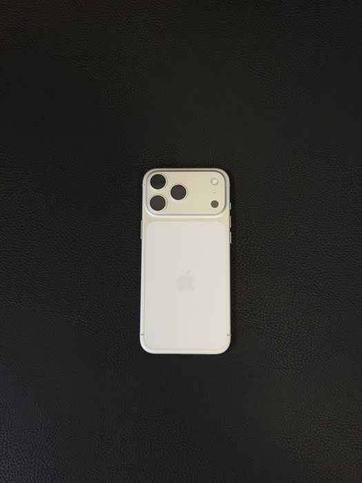iPhone 17 PRO MAX - 7 цикъла