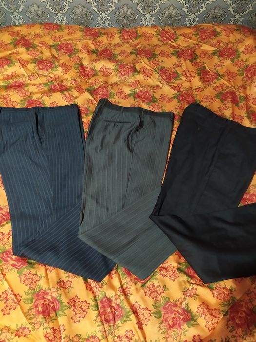 Продам костюмы за все 4500