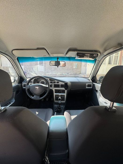 Nexia 2 gibrit sotiladi