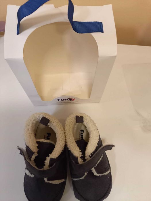 Бебешки пантофки / обувки 18 размер Funny