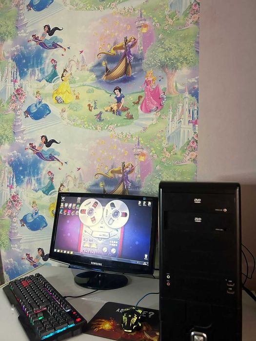 Компьютер в комплекте для учебы/работы.