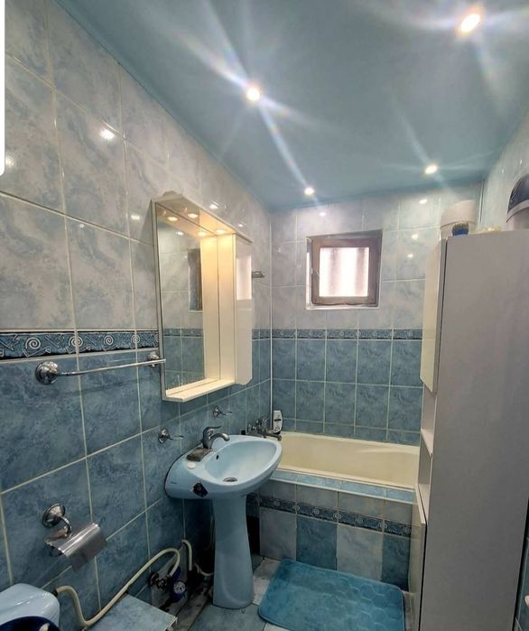 Inchiriez apartament 3 camere