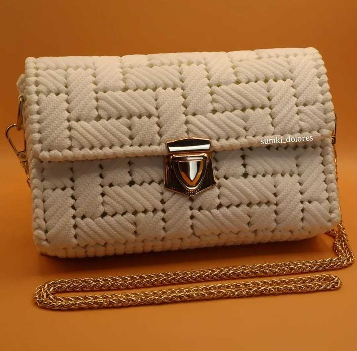 Мини сумочка на цепочке