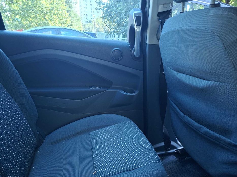 FORD GRAND C-MAX 7 Locuri 2012 Diesel 1,6 litri TDCi 115 CP