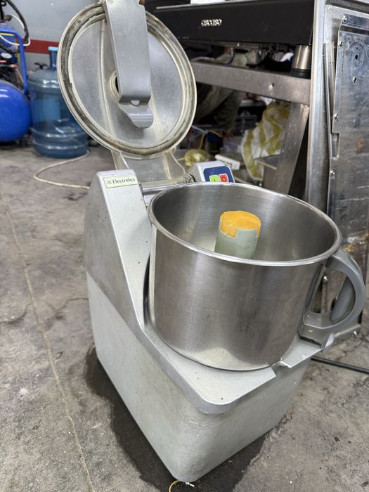 Куттер Овощерезка Electrolux Блендер