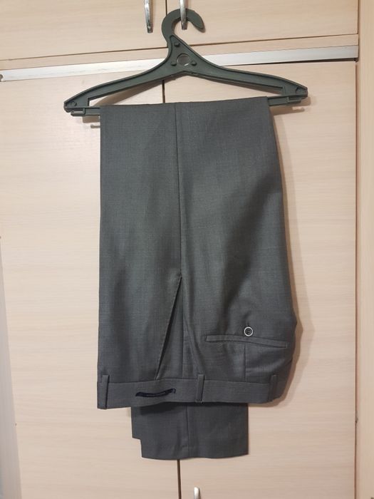 Два классических костюма