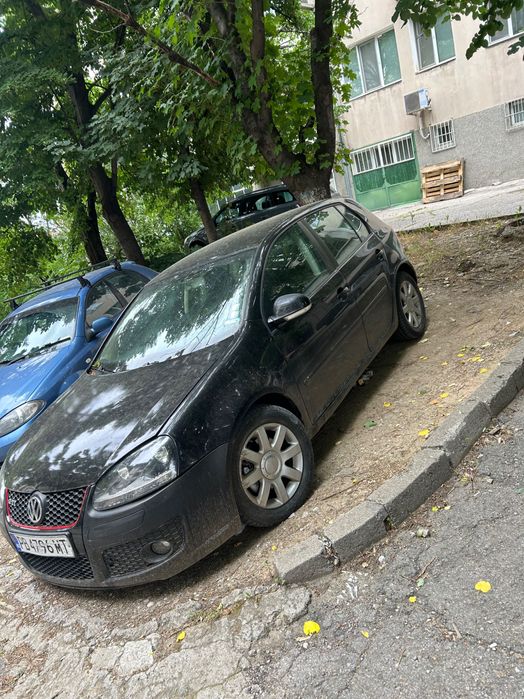 Автомобил  Golf 5