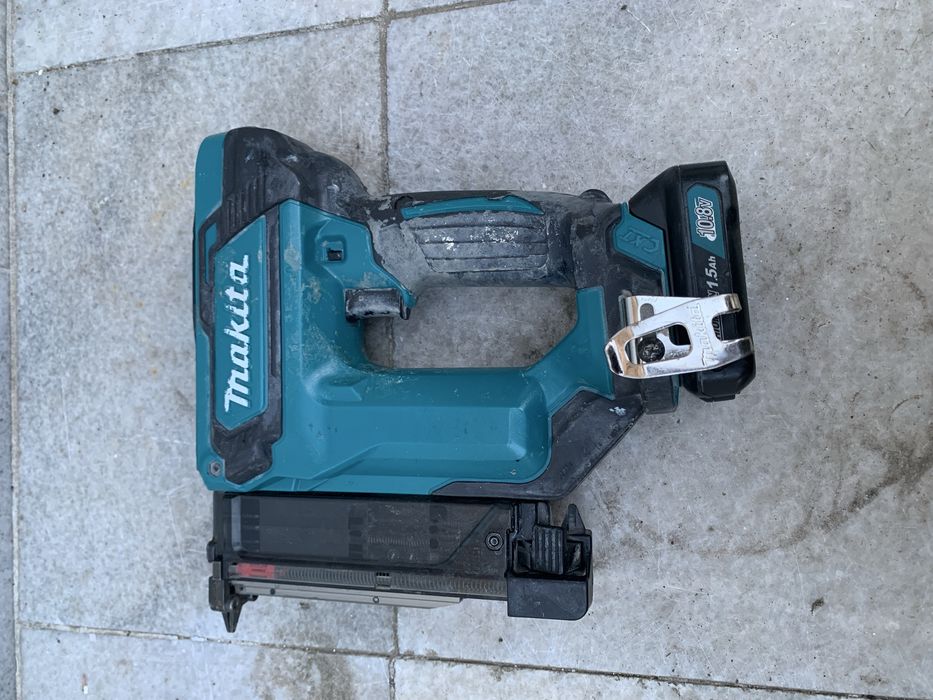 Makita FT354D/такер на гвоздеи/+батерия