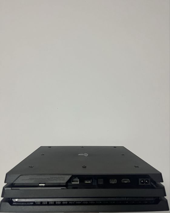Vand Ps4 pro  +25 jocuri