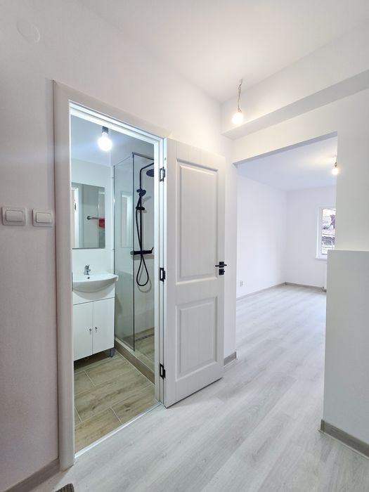 Proprietar vând garsonieră în zona Noua - renovată  2026