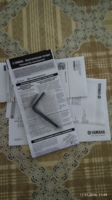 Акустическая гитара YAMAHA