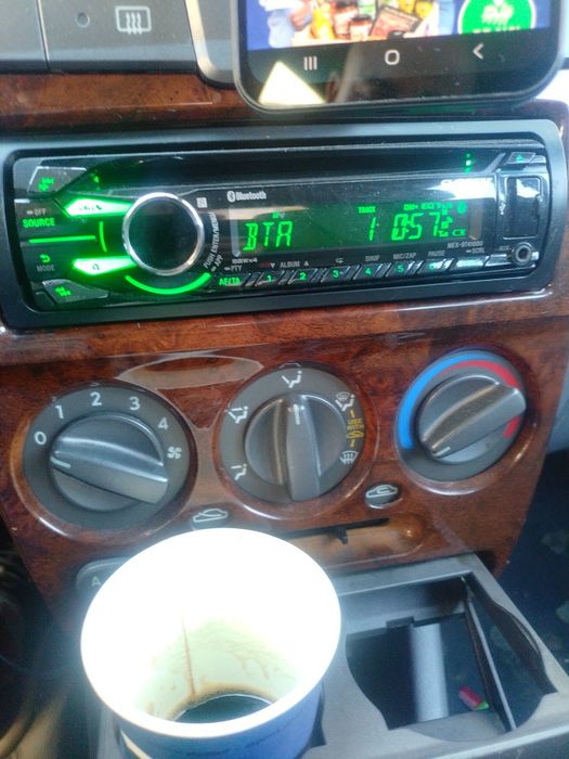 Vând cd player sony