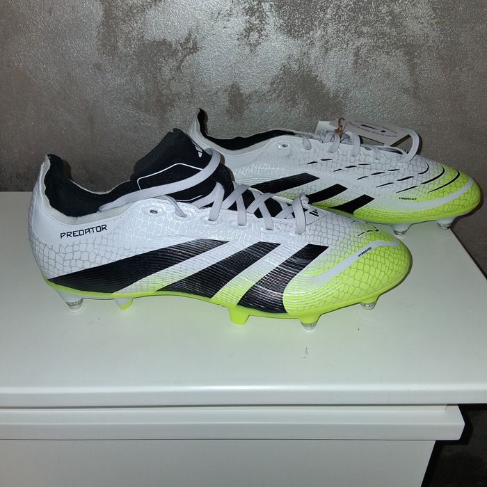 Ghete fotbal  adidas predator