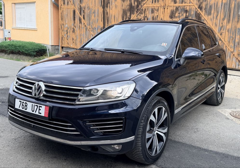 VOLKSWAGEN Touareg