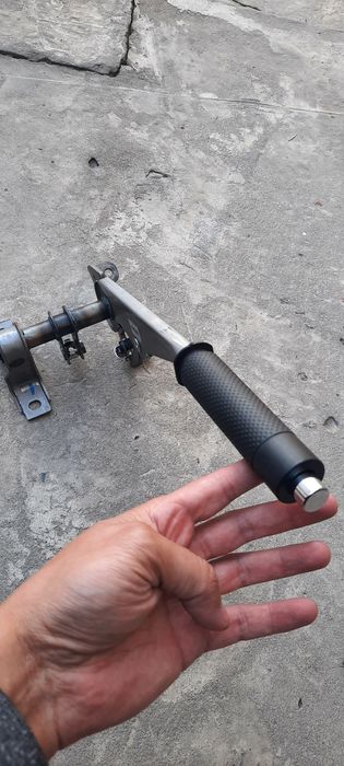Продам jentra ruchnoy tormoz ruchkasi sotiladi.nikelligi.
Продам ручку