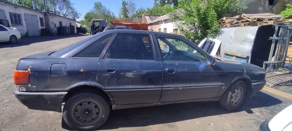 Продаю автомобиль Ауди 80