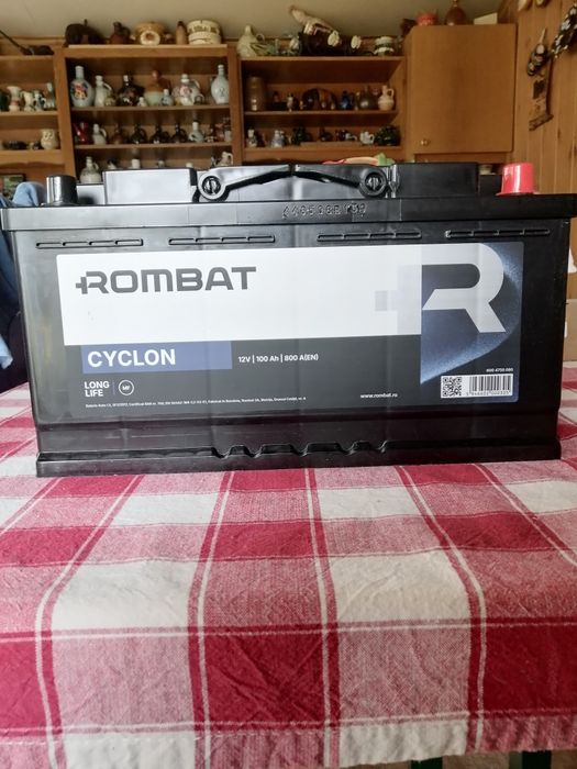 Vînd acumulator 100 ah nou