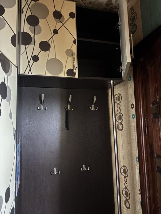 Продается шкаф в прихожую!