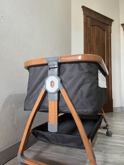 детская кроватка-манеж