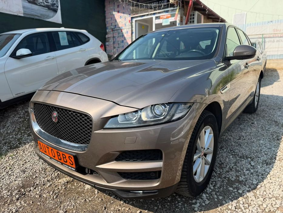 Jaguar F-PACE