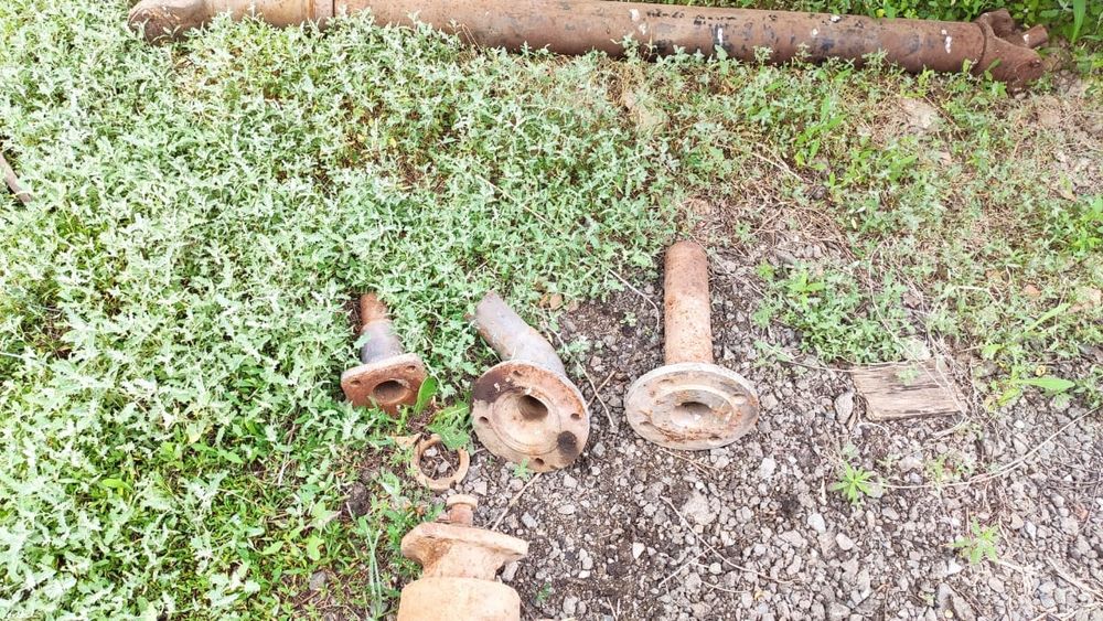 Насос,флянцы разные.